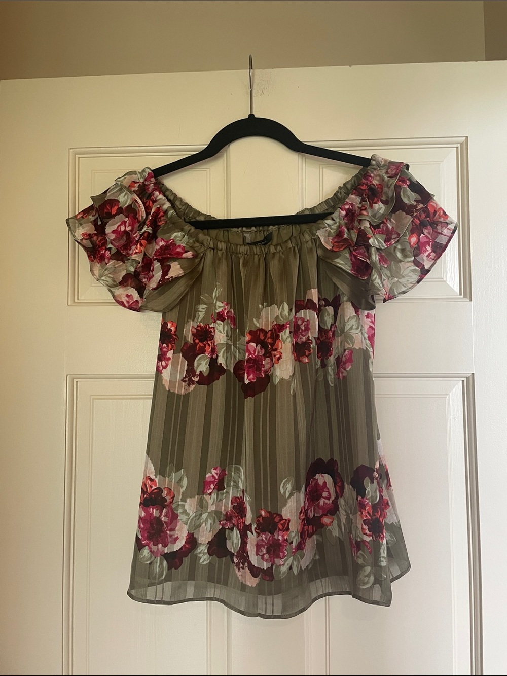 Banana Republic Olive Green Floral Off-the-Shoulder Blouse